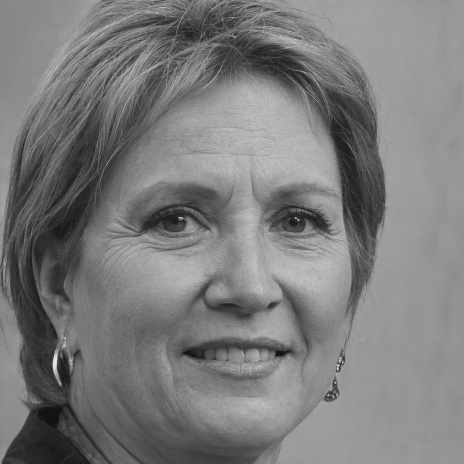 Carmen Mendoza, directora del programa de análisis financiero